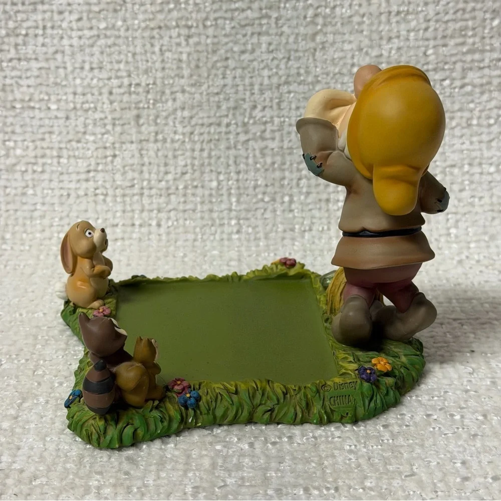 Walt Disney Snow White and Seven 7 Dwarfs SNEEZY Desk Set Post It Paper Holder